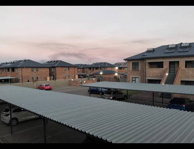 3 BEDROOM TOWNHOUSE FOR SALE IN RAVENSWOOD